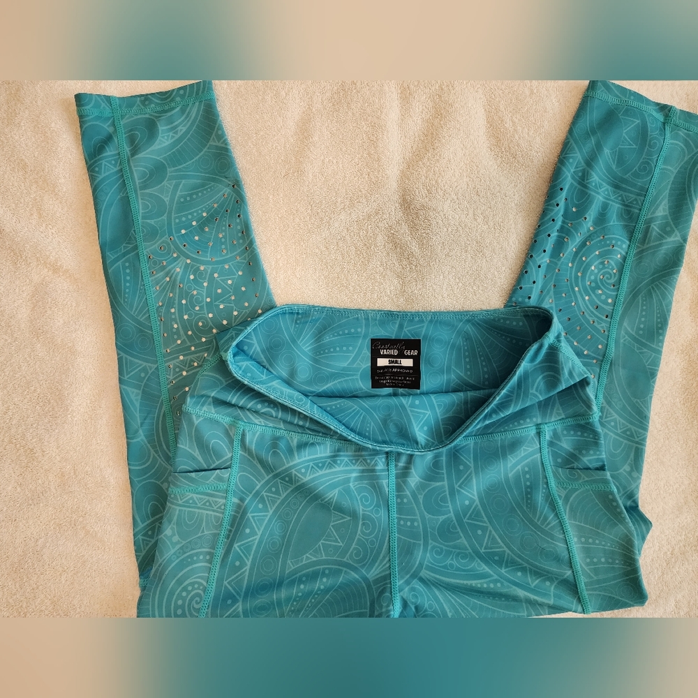 Constantly Varied Gear CVG Capri Leggings Size Small